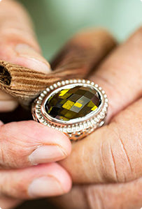 The Dos and Don’ts of Cleaning Vintage Jewellery