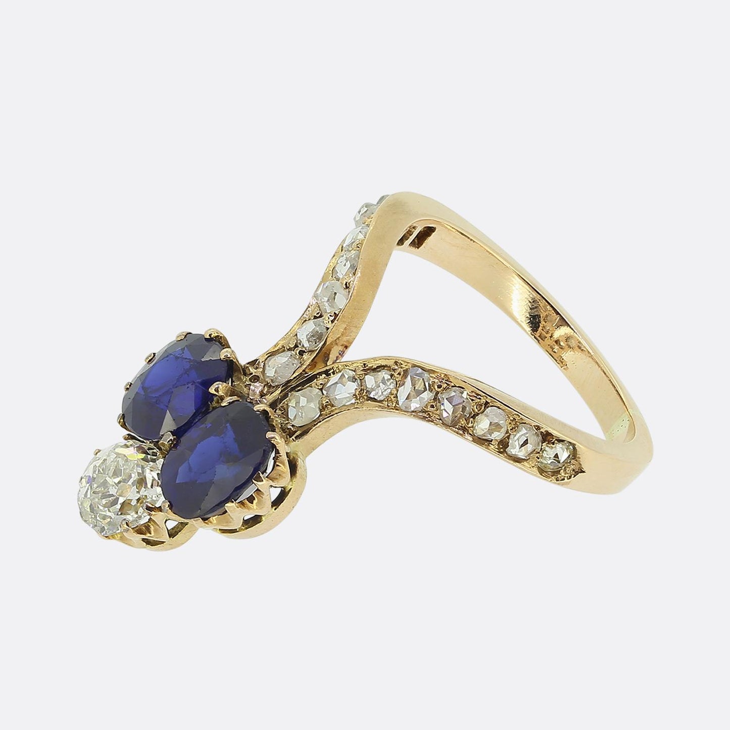Antique Trefoil Sapphire Diamond ring
