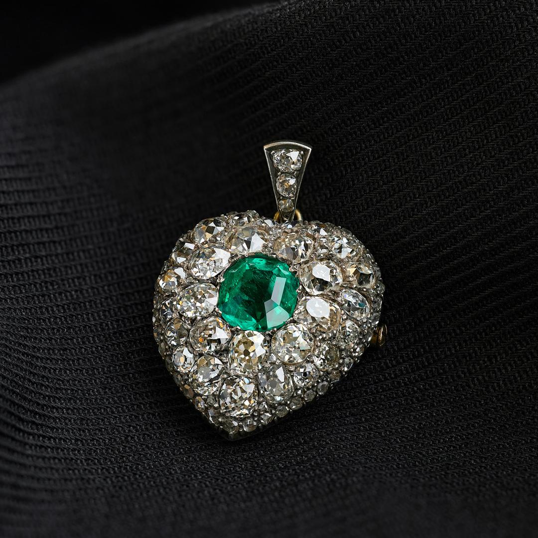 Antique 2.98 Carat Natural Colombian Emerald and Diamond Pendant Brooch