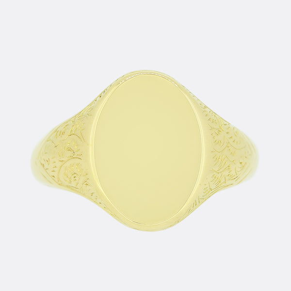 Art Deco Oval Patterned Shoulders Signet Ring