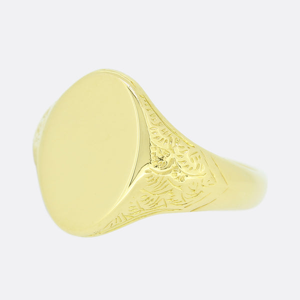 Art Deco Oval Patterned Shoulders Signet Ring