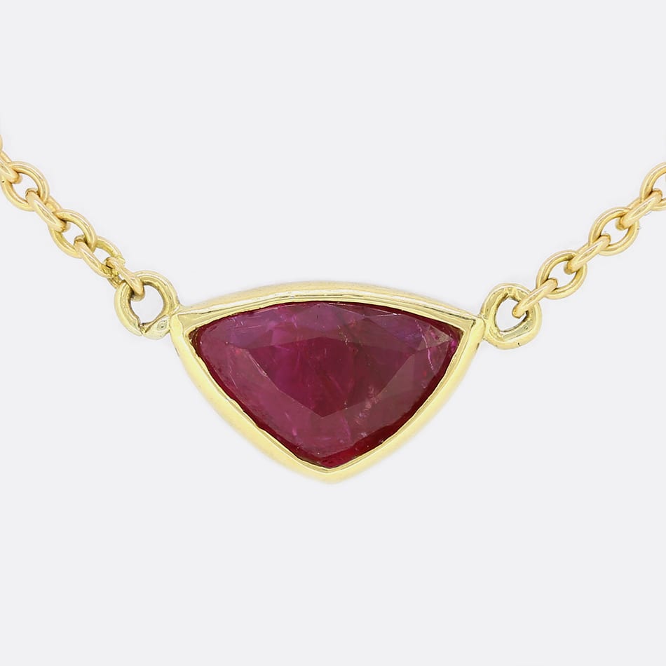 Triangular Ruby TVJ 1.00 Carat Trillion Cut Ruby Pendant – The Vintage Jeweller